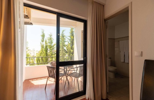 Manta Rota Bed & Breakfast | Manta Guest