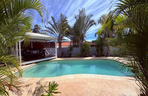 Kalbarri Apartment | Manta Stays Resort-Style Tropical Oasis