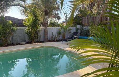 Kalbarri Apartment | Manta Stays Resort-Style Tropical Oasis