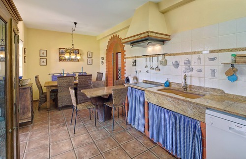 Silves House | MANUFACTURE - Typical village house with salt treatment pool