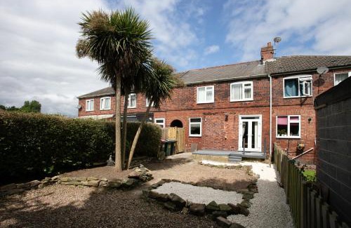 Wath upon Dearne House | Manvers House, Rotherham for contractors, Families, free parking WIFI