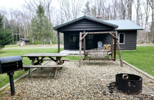 Tylersburg Cabin | Maple Grove Cabin Rental