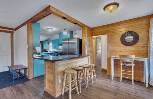 South Haven Cabin | Maple Hill Resort "Dally Cabin" 1 Hour from Mpls on Clearwater and Grass Lake