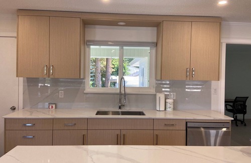Maple Ridge House | Maple Ridge W. Central/3 rooms 3 queen 1 sofa bed