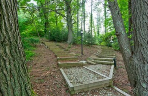 Valle Crucis Cabin | Maple Spring Cabin at Heritage Hill