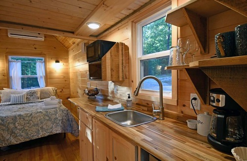 Clarkesville Cabin | Maple Tiny Home at Bleu Canoe Campground