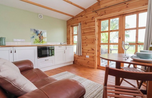 Low Catton Cottage | MAPLE TREE LODGE, romantic, character holiday cottage in Strensall
