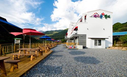 Gurye Hotel | Maple Valley