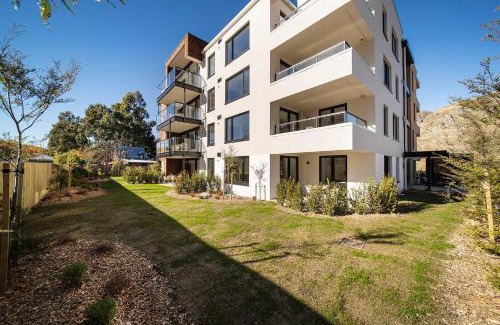 Arthur's Point Apartment | Mara Apartment @ the base of Coronet Peak