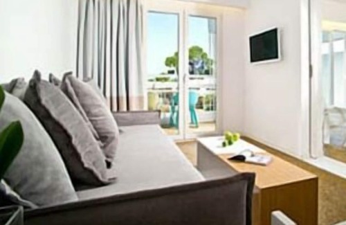 Nea Makri Hotel | Marathon Beach Resort