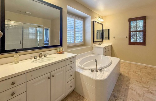 Woodbury House | @ Marbella Lane - Vibrant 4BR Home in Irvine
