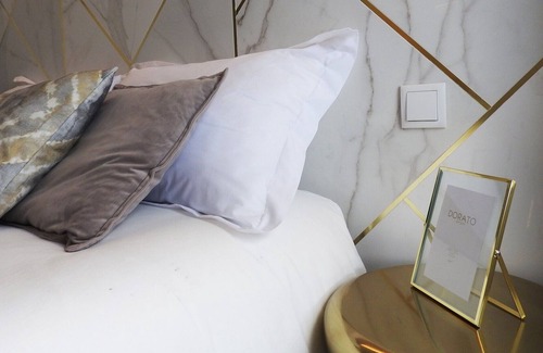 Olivais Bed & Breakfast | Marble Bedroom, Lisbon Airport Charming Rooms