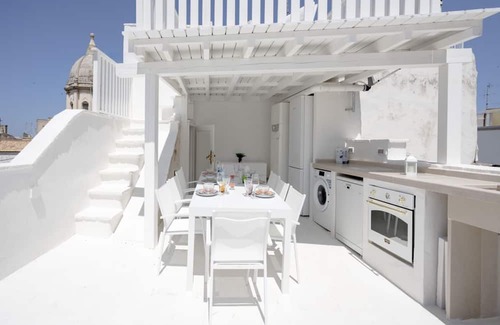 Centro Storico Apartment | Marchesa – Two-Bedroom Suite with Panoramic Terrace in the Historic Center