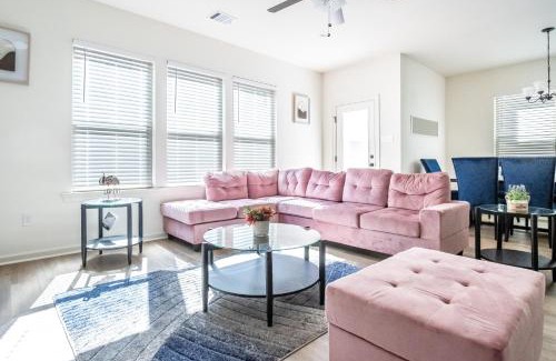 Highlands - Perkins House | Mardi Gras Magic Getaway in Baton Rouge - BC1019