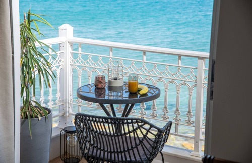 Zakynthos Town Apartment | Mare Nostrum Seafront Apartment