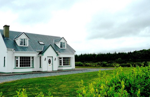 Cahirciveen House | Margarets Wild Atlantic Way and Ring of Kerry Holiday Home.