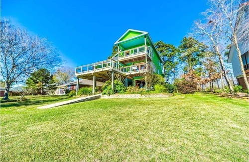 West Livingston House | Margaritavilla-4 bed/3.5 baths-Water Front-Amazing