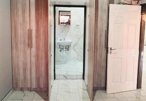 Otjiwarongo House | MARI Guesthouse