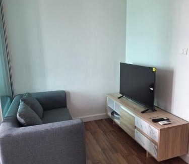 Bang Kra So Apartment | Mari's space
