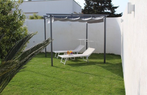 Corsano Apartment | Maria 1977 holiday home in SALENTO near SM di LEUCA with lawn and WIFI