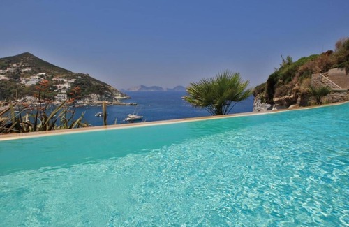Le Forna Villa | Maridea Ponza -La Caletta Villa with swimming pool and private access to the sea