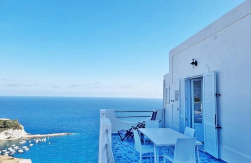 Le Forna House | Maridea Ponza, Squilla Mantis three-room apartment with terrace on the Bay