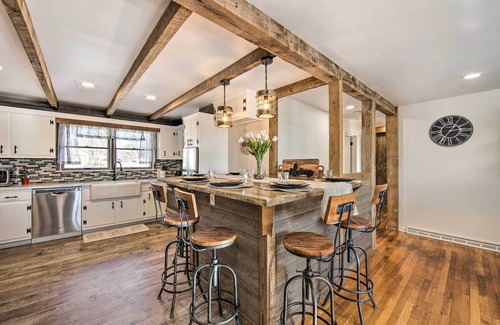 Maytown Cottage | Marietta Home w/Private Hot Tub, Pool Table!