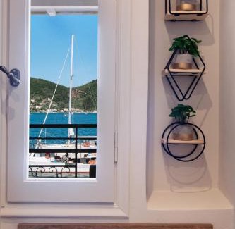 Vlicho Apartment | Marifenia