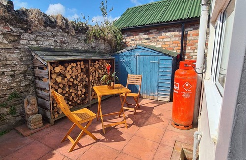 Clun Cottage | MARIGOLD COTTAGE, pet friendly, character holiday cottage in Clun