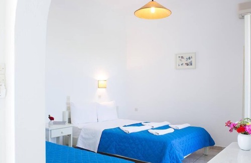 Parasporos Apartment | Marili Apartments, Apt#6 by the sea