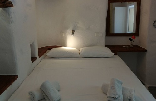 Parasporos House | Marili Apartments, Apt#7, Small indepentent house