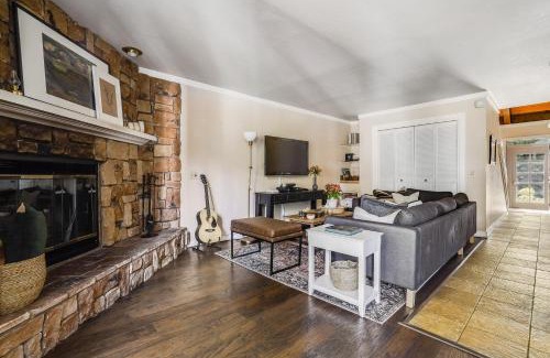 Olympic Valley Apartment | Marillac by AvantStay Gorgeous Ski Cabin w Balcony Patio