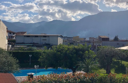 Gragnano Apartment | Marilyn's House. Strategic position between sea, mountains and art.