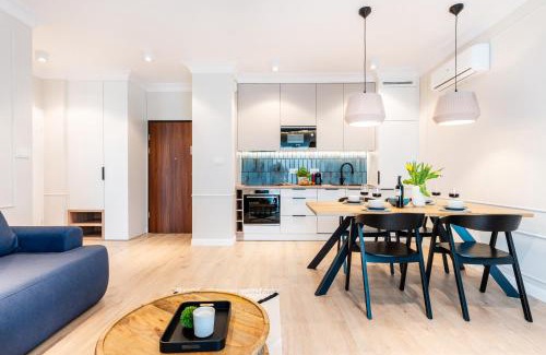 Ilawa Apartment | Marina Hello - widok na jezioro, piękne wnętrze, klimatyzacja, winda