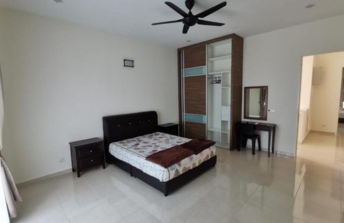 Lumut House | Marina Island Semi D 4 Room 10 Pax