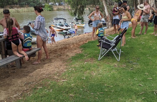 Moama House | Marina Retreat at Waterfront Moama with access to the Murray River