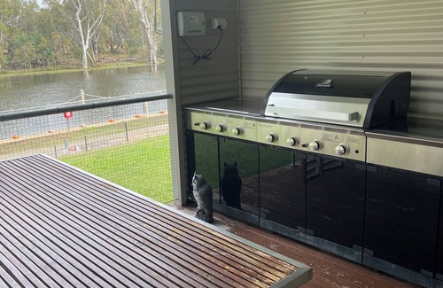 Moama House | Marina Retreat at Waterfront Moama with access to the Murray River