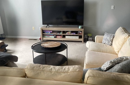 Lorain House | Marina Retreat