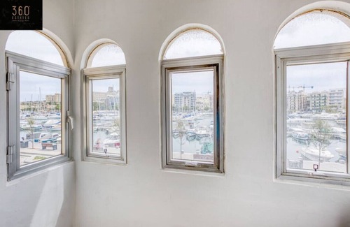 Msida Apartment | Marina VIEW APT SLPs 9 with private terrace & BBQ
