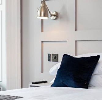 Sutton Cross Apartment | Marina View Studio