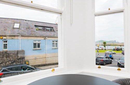 Sutton Cross Apartment | Marina View Studio