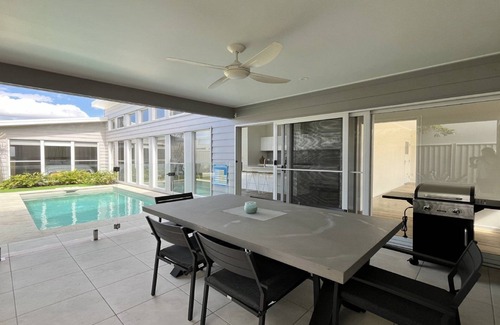 Pelican Waters House | Marina View - Your dream holiday retreat in Pelican Waters