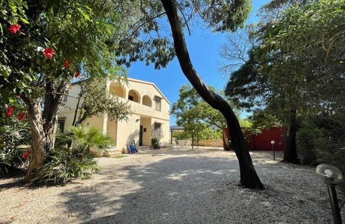 Chia Apartment | Marine Apt (First Floor) 3 min walk to the beach!