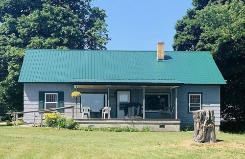 Grand Marais House | Mariner's Cottage - Newly remodeled across from Bayshore Beach Park