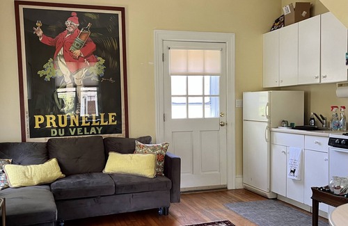 Marion Center Apartment | Marion Village Apartment sleeps 2 plus sleeper couch Small dogs allowed with fee