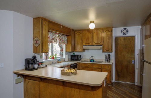 Mariposa House | MARIPOSA DREAM VIEW MOUNTAIN HOUSE- 36 miles to Yosemite park entrance!