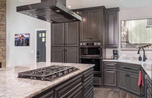 Fish Camp House | Mariposa Grove Creekside Retreat