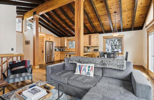 Alpine Meadows House | Mariposa Heights at Alpine - Ski Shuttle to Slopes- Fireplace- Forest Views
