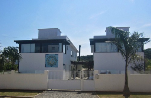 Mariscal House | Mariscal neighborhood apartment, 300 meters from Canto Grande beach.