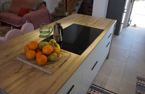 Cunit House | Maritxu Enea: large garden and private swimming pool